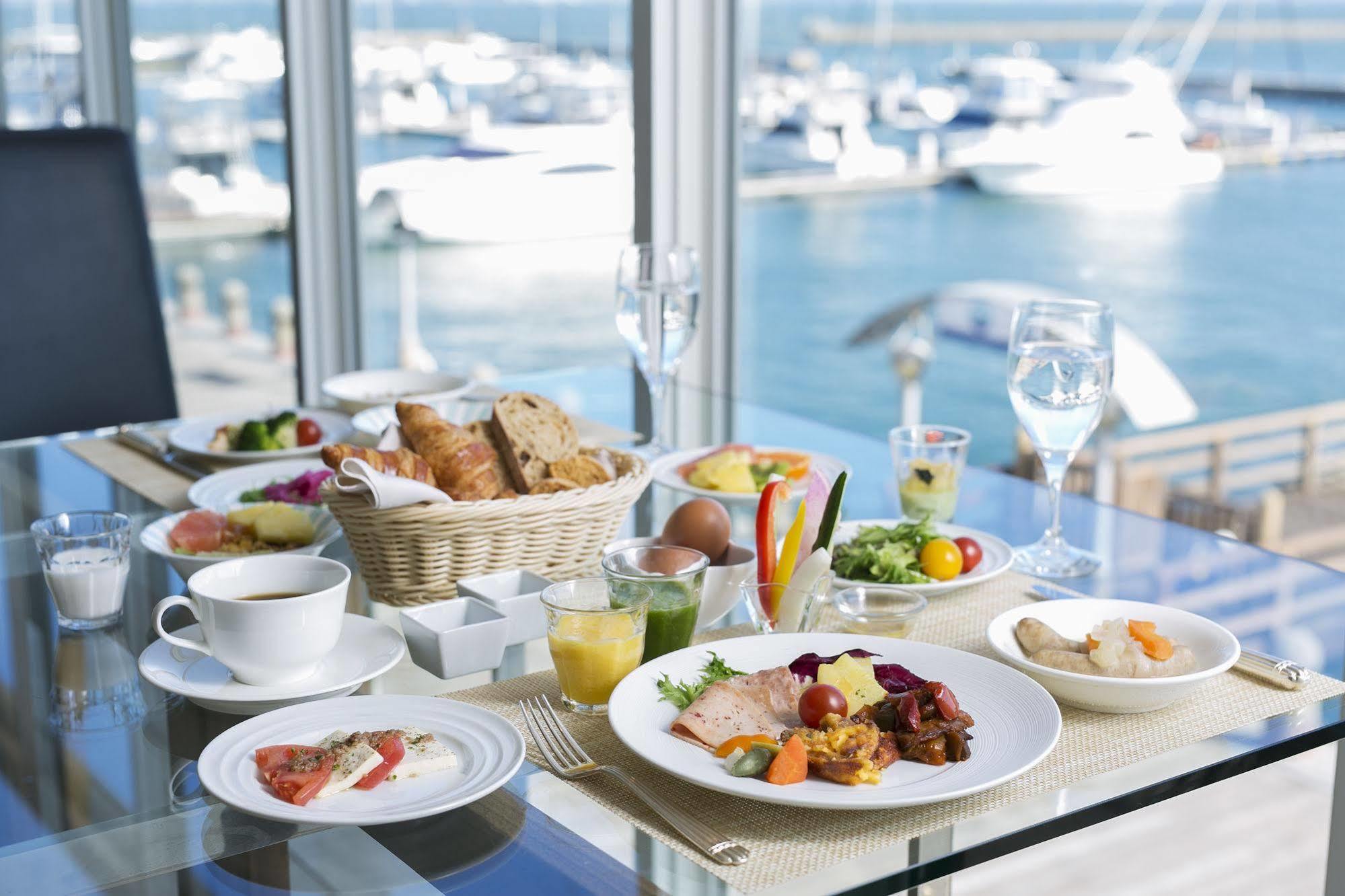 Hotel Marinoa Resort Fukuoka Bagian luar foto