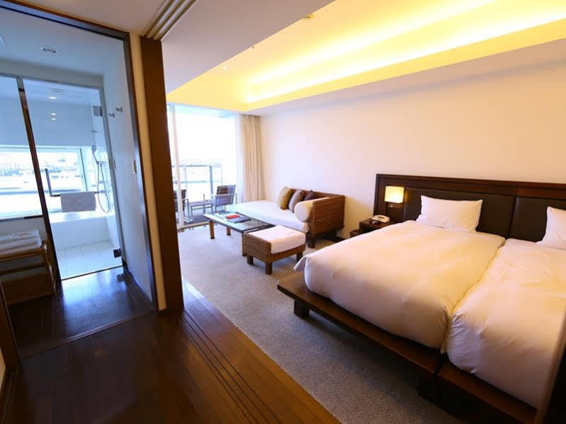 Hotel Marinoa Resort Fukuoka Bagian luar foto